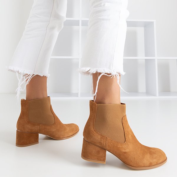 Light brown women's boots with flat heels Tarina - Shoes