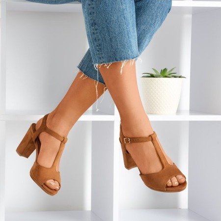 Brown women's sandals on the higher post Morata - Footwear