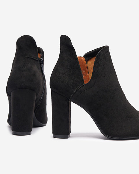 Black boots with cut from Alania - Footwear