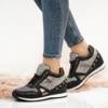 OUTLET Black sports shoes on an indoor wedge Grina - Footwear