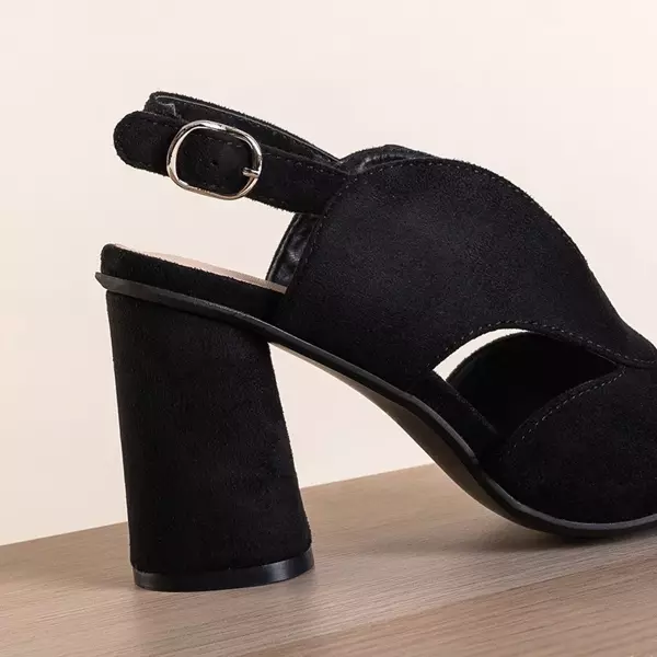 OUTLET Black women's sandals on a post Biserka - Footwear