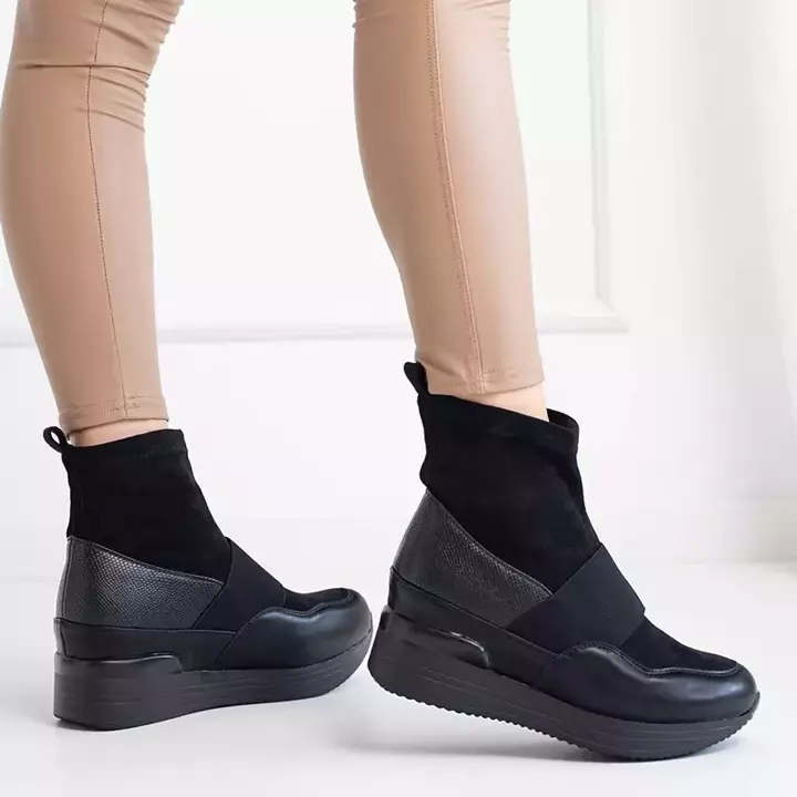 OUTLET Black women's slip-on boots with embossing Keleda - Footwear