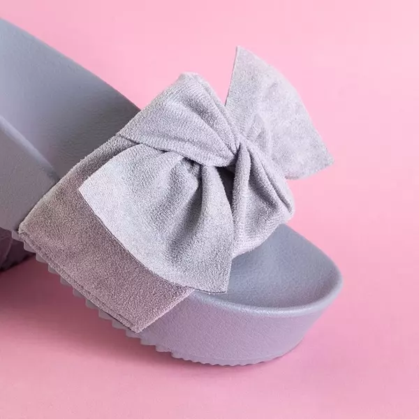 OUTLET Light gray women's platform slippers with a Doloris bow - Footwear