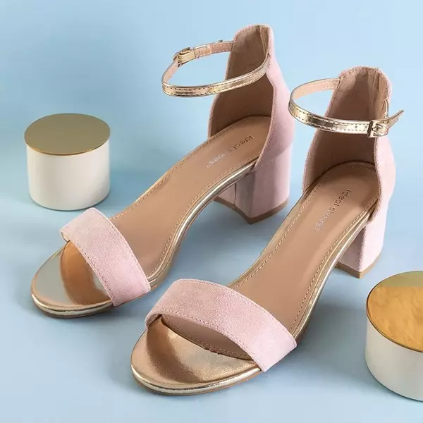 OUTLET Light pink women's sandals with low heels Kamalia - Shoes