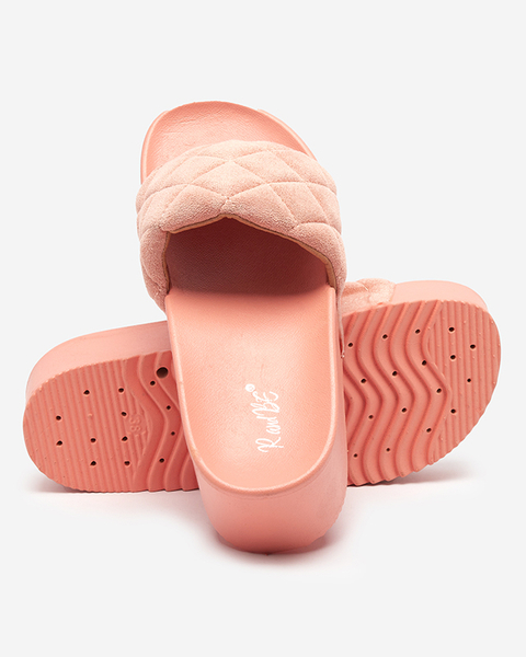 OUTLET Women's coral quilted sandals on the Koriner platform - Footwear
