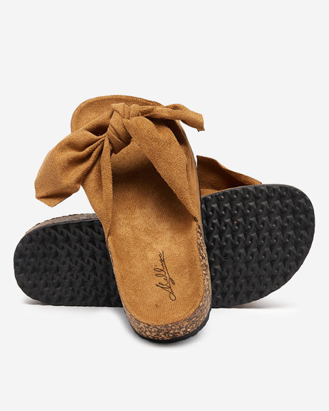 OUTLET Women's eco-suede slippers with a camel bow Xeria - Footwear