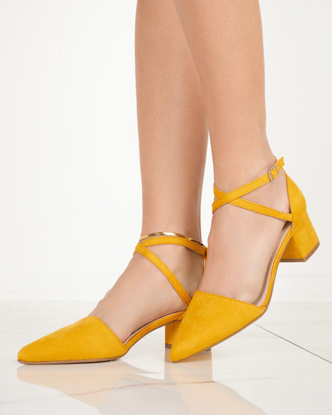 OUTLET Women's mustard sandals on a Crisco post - Footwear
