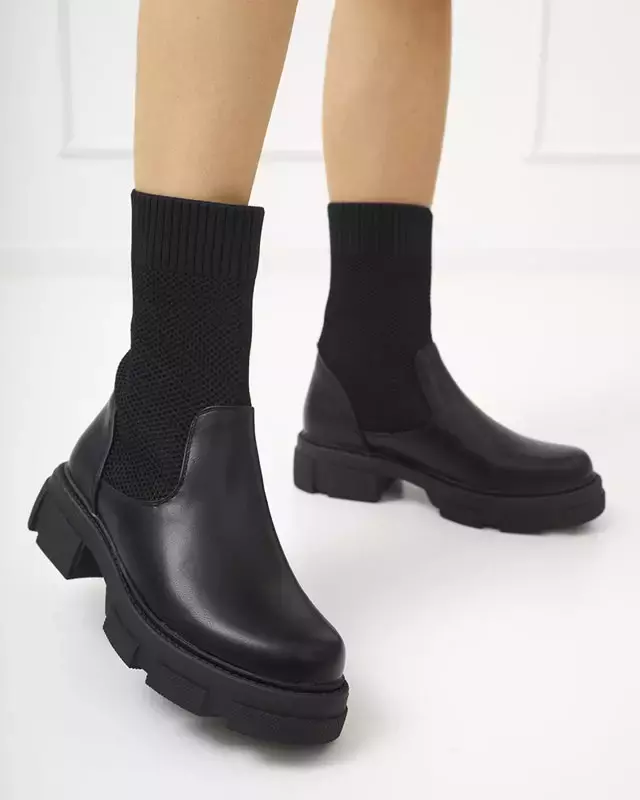OUTLET Women's openwork black flat-heeled boots Roibu - Footwear