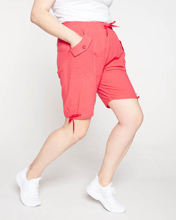 Women's coral knee-length shorts - Clothing